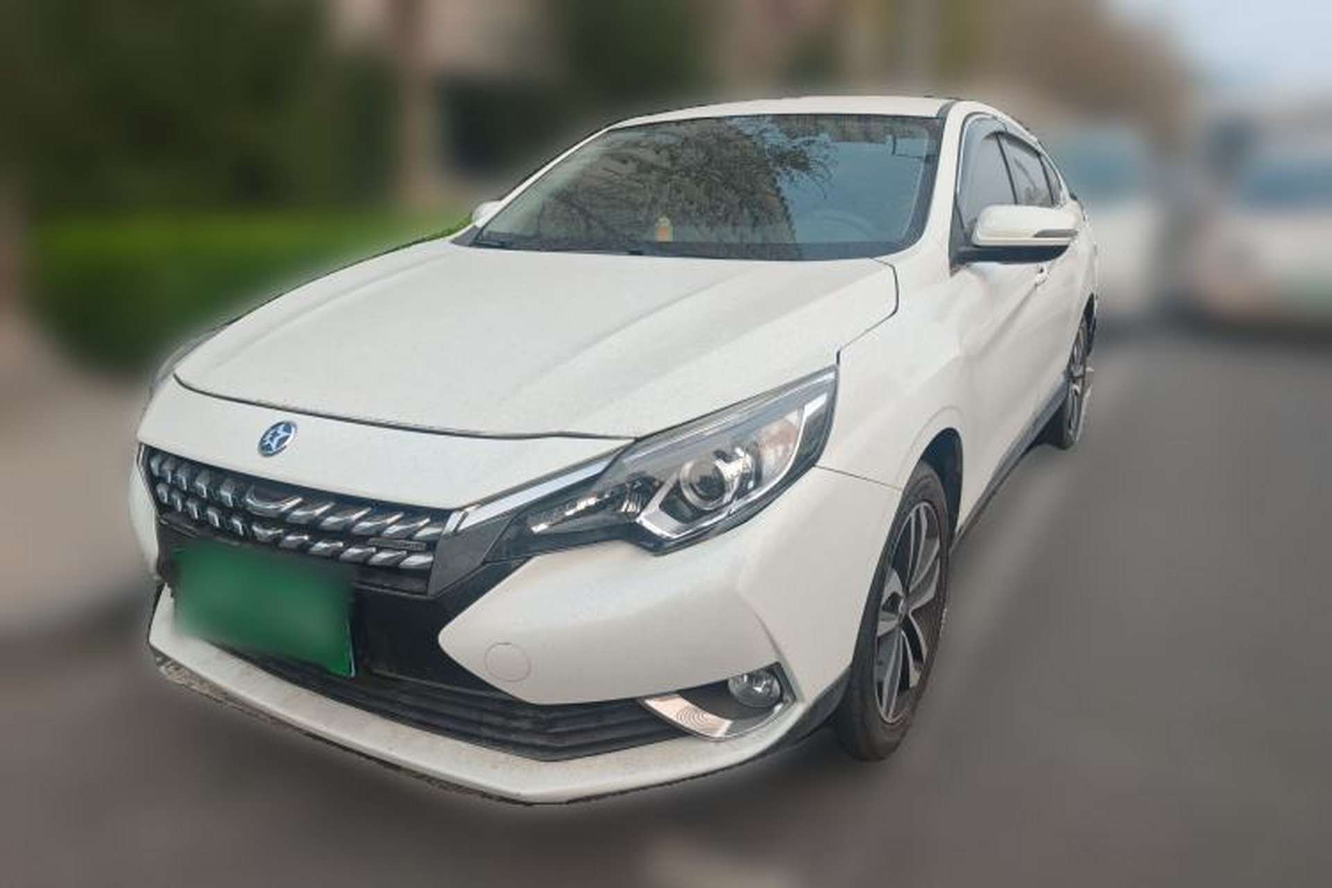 Used Venucia T90 2018 2.0L CVT Smart Connect Fashion Edition China V Standard Front Left 45 Deg