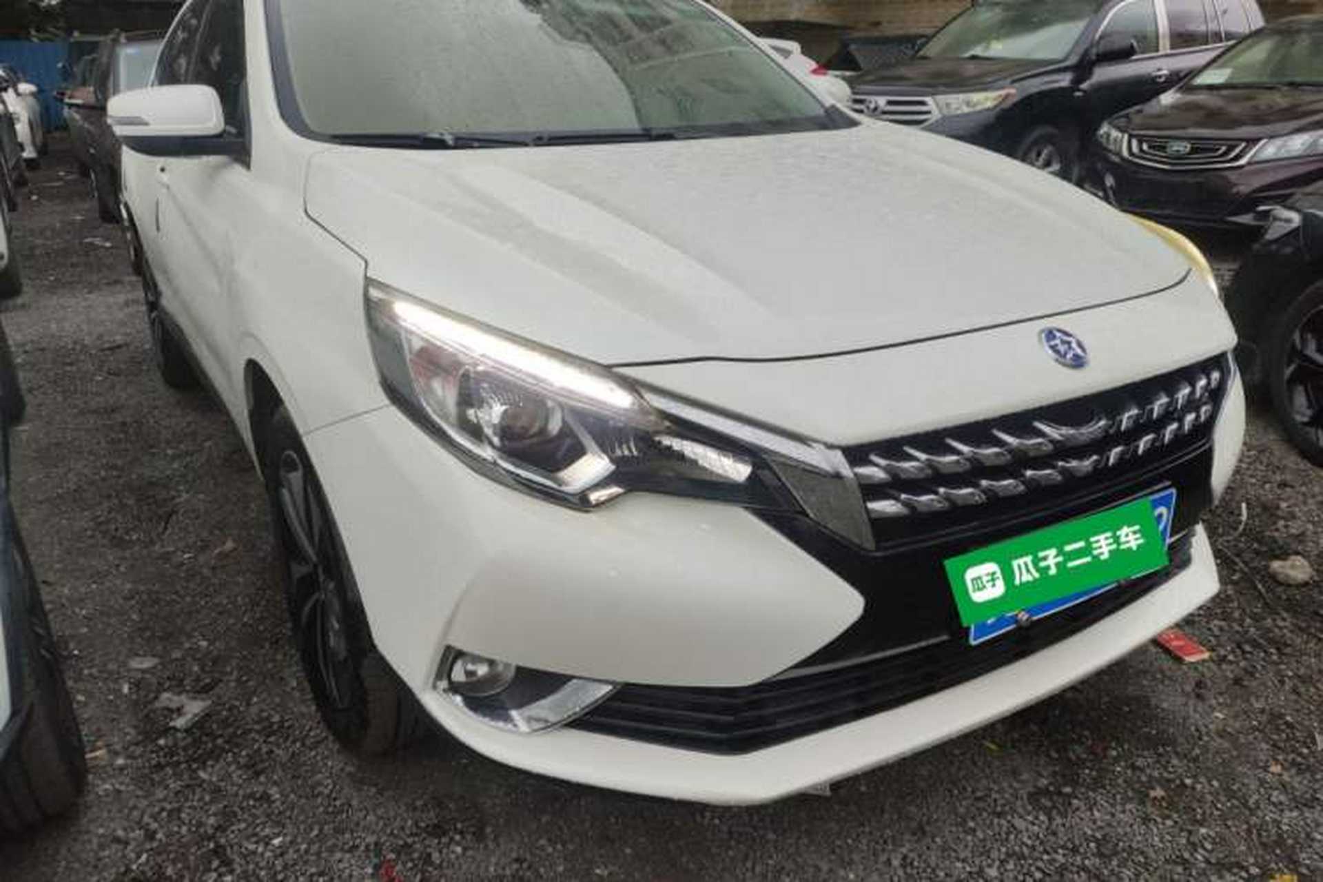 Used Venucia T90 2018 2.0L CVT Smart Connect Prestige Version China VI Standard Front Right 45 Deg