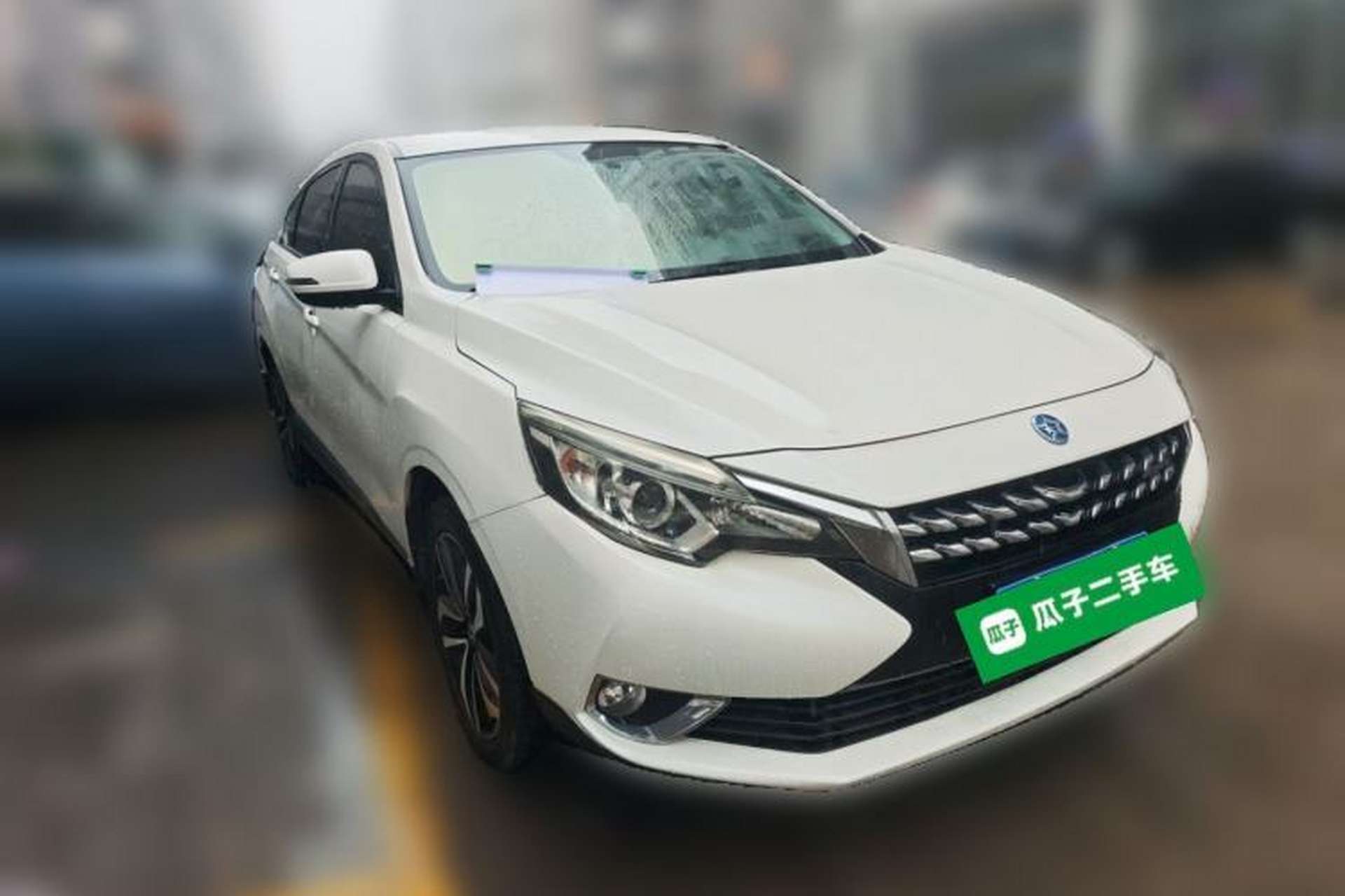 Used Venucia T90 2018 2.0L CVT Smart Connect Fashion Edition China V Standard Front Right 45 Deg