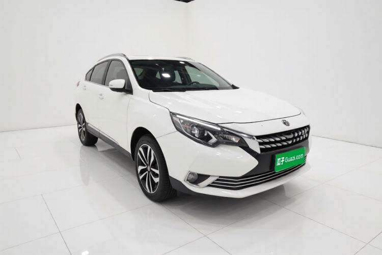 Used Venucia T90 2018 2.0L CVT Smart Connect Luxury Edition China V Standard Front Right 45 Deg