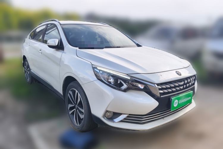 Used Venucia T90 2018 2.0L CVT Smart Connect Luxury Edition China V Standard Front Right 45 Deg