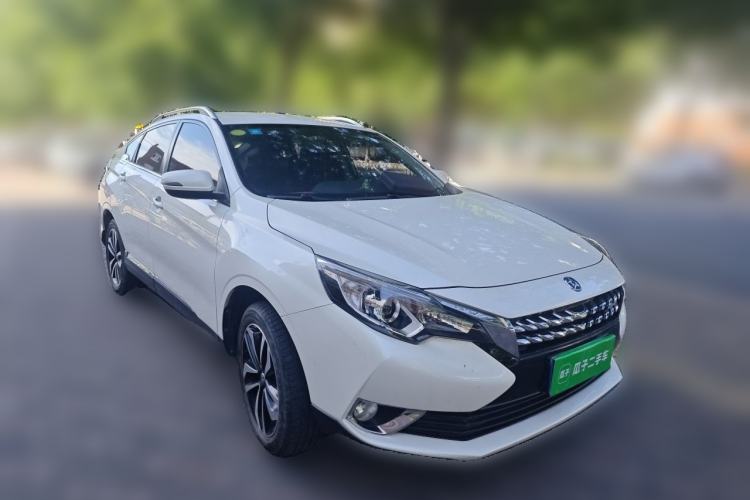 Used Venucia T90 2018 1.4T Manual Smart Connect Style Version China V Standard Front Right 45 Deg