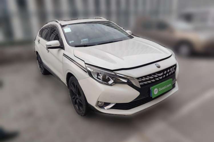 Used Venucia T90 2018 2.0L CVT Smart Connect Leading Edition China V Standard Front Right 45 Deg