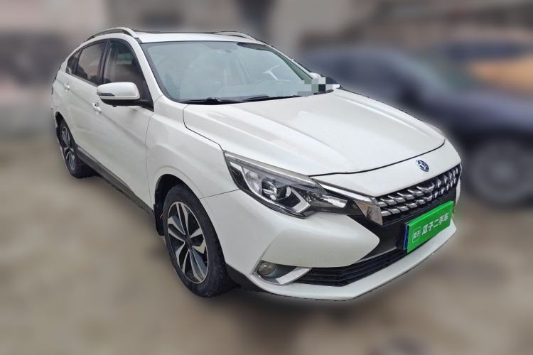 Used Venucia T90 2018 2.0L CVT Smart Connect Prestige Version China VI Standard Front Right 45 Deg