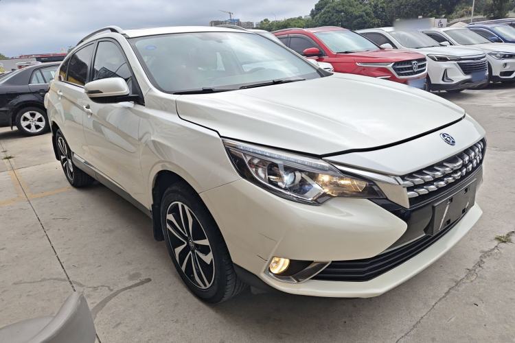 Used Venucia T90 2018 2.0L CVT Smart Connect Luxury Edition China V Standard Front Right 45 Deg