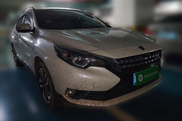 Used Venucia T90 2018 2.0L CVT Smart Connect Luxury Edition China V Standard Front Right 45 Deg