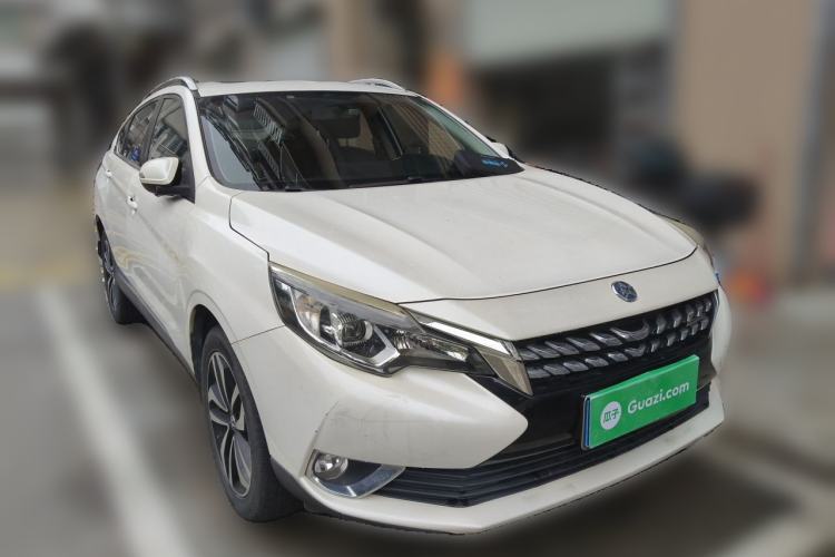 Used Venucia T90 2018 2.0L CVT Smart Connect Luxury Edition China V Standard Front Right 45 Deg