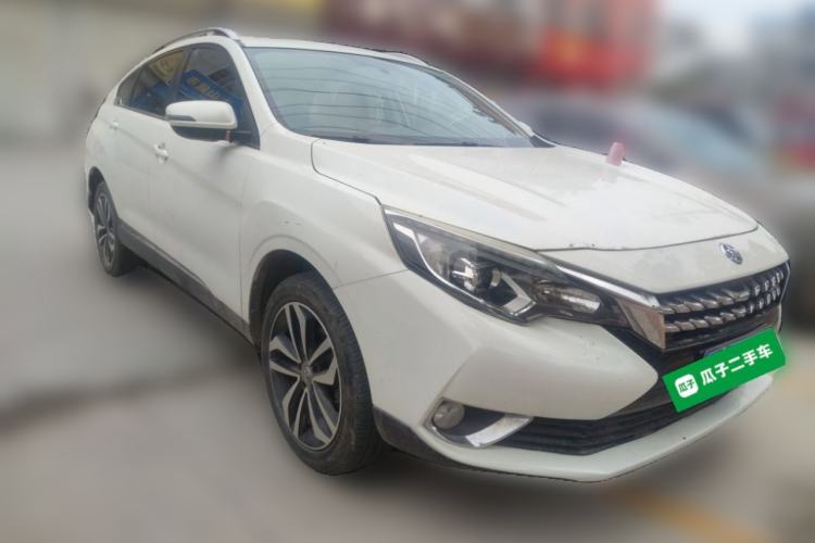 Used Venucia T90 2018 2.0L CVT Smart Connect Luxury Edition China V Standard Front Right 45 Deg