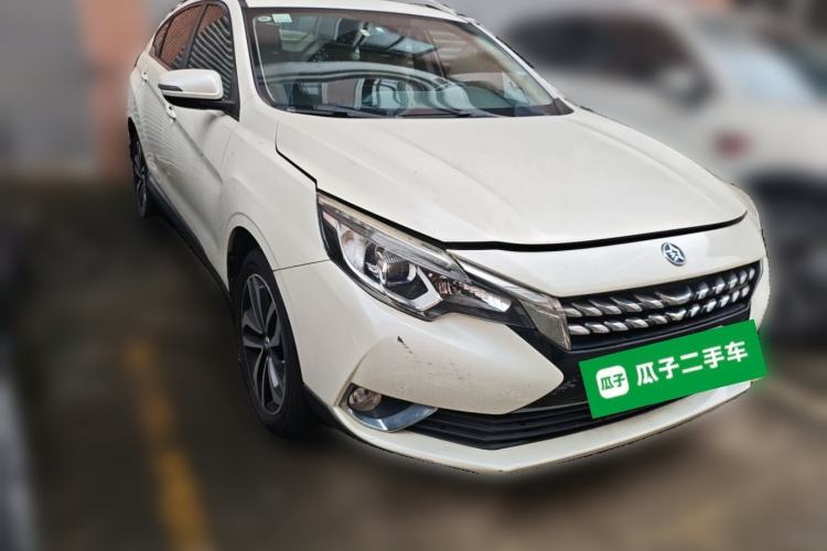 Used Venucia T90 2018 2.0L CVT Smart Connect Luxury Edition China V Standard Front Right 45 Deg