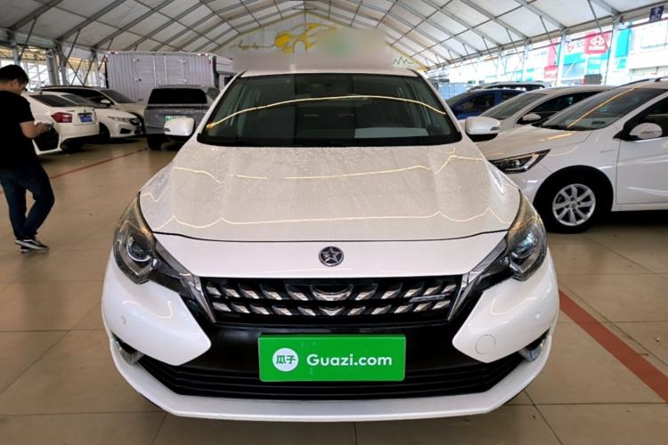 Used Venucia T90 2018 2.0L CVT Smart Connect Fashion Edition China V Standard Front