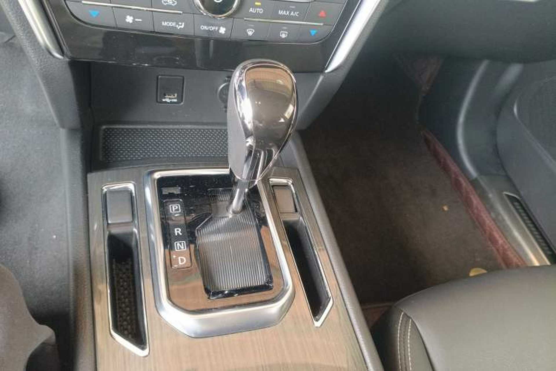Used Venucia T90 2018 2.0L CVT Smart Connect Luxury Edition China V Standard Gear Lever