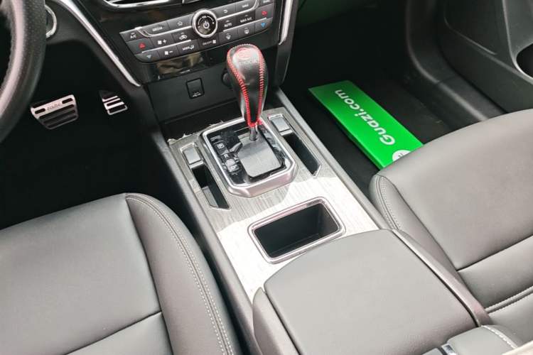 Used Venucia T90 2018 2.0L CVT Smart Connect Luxury Edition China V Standard Gear Lever
