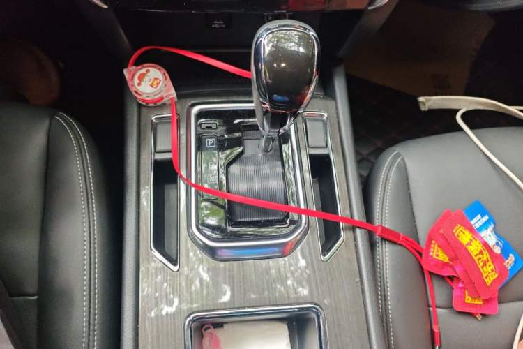 Used Venucia T90 2018 2.0L CVT Smart Connect Luxury Edition China V Standard Gear Lever