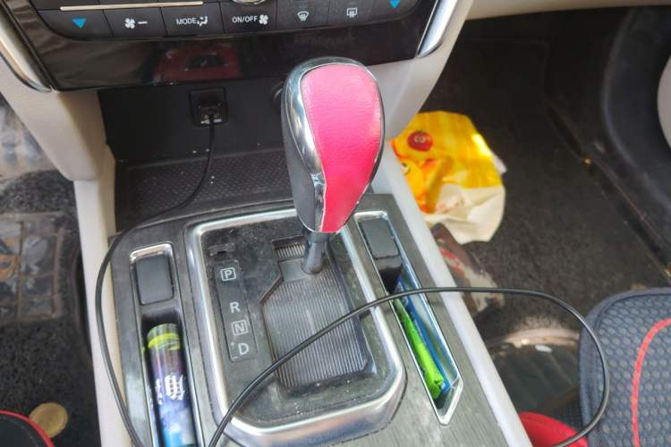 Used Venucia T90 2018 2.0L CVT Smart Connect Luxury Edition China V Standard Gear Lever