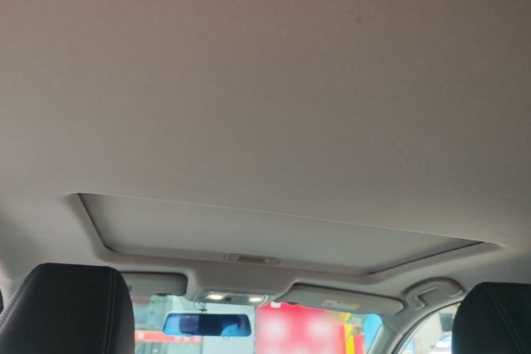 Used Venucia T90 2018 2.0L CVT Smart Connect Prestige Version China VI Standard Headliner