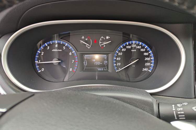 Used Venucia T90 2018 2.0L CVT Smart Connect Luxury Edition China V Standard Instrument Cluster
