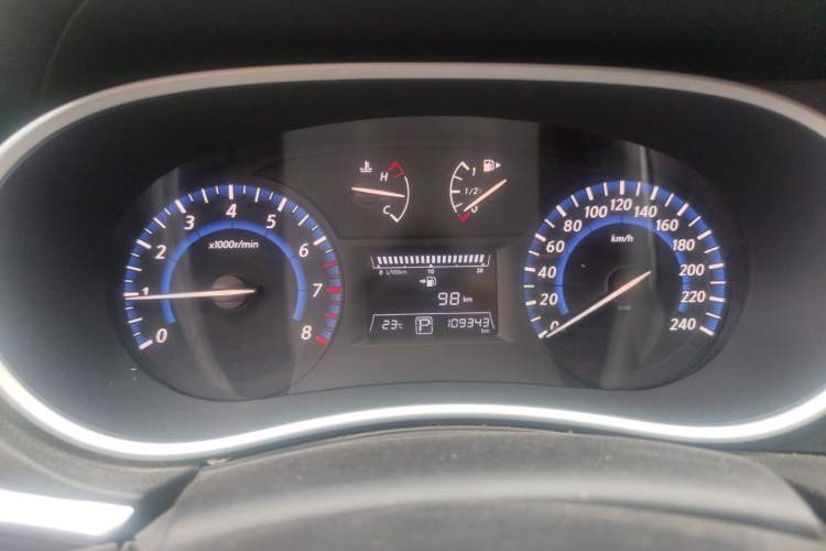 Used Venucia T90 2018 2.0L CVT Smart Connect Luxury Edition China V Standard Instrument Cluster