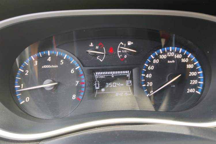Used Venucia T90 2018 2.0L CVT Smart Connect Luxury Edition China V Standard Instrument Cluster