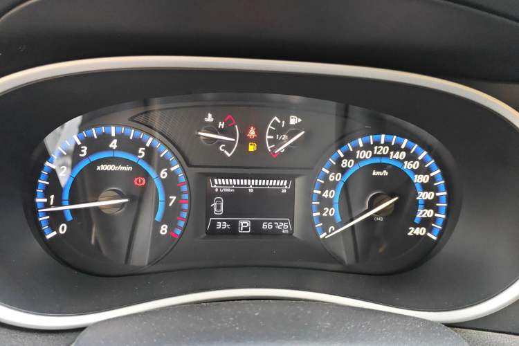 Used Venucia T90 2018 2.0L CVT Smart Connect Luxury Edition China V Standard Instrument Cluster