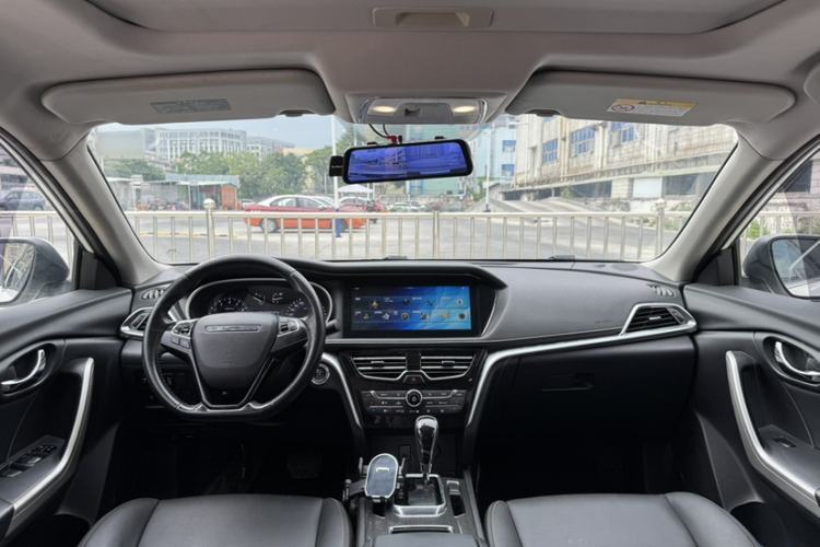 Used Venucia T90 2018 2.0L CVT Smart Connect Prestige Version China VI Standard Interior 1