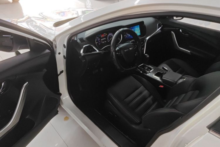 Used Venucia T90 2018 2.0L CVT Smart Connect Luxury Edition China V Standard Interior 2