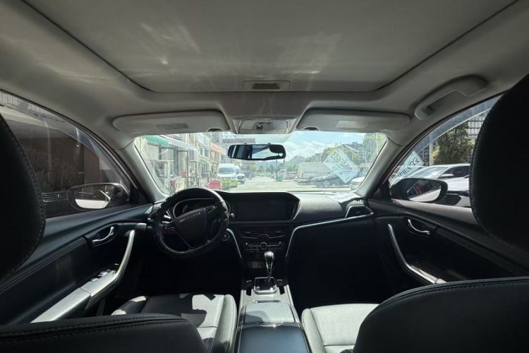 Used Venucia T90 2018 2.0L CVT Smart Connect Luxury Edition China V Standard Interior 2