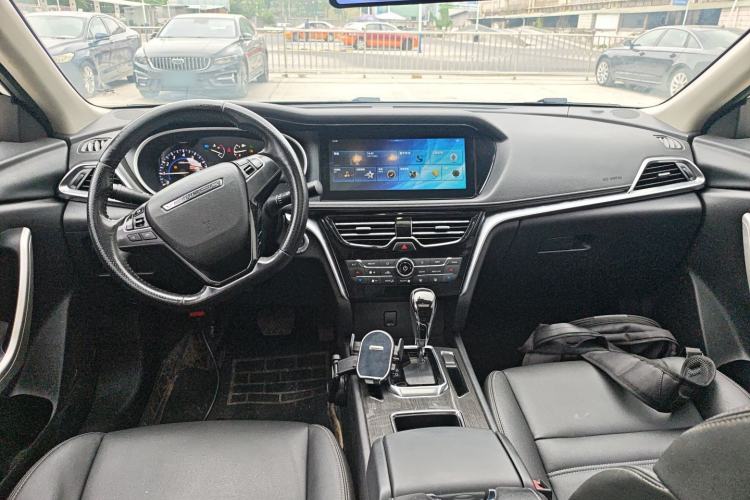 Used Venucia T90 2018 2.0L CVT Smart Connect Prestige Version China VI Standard Interior 2