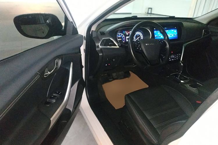 Used Venucia T90 2018 2.0L CVT Smart Connect Prestige Version China VI Standard Interior 3