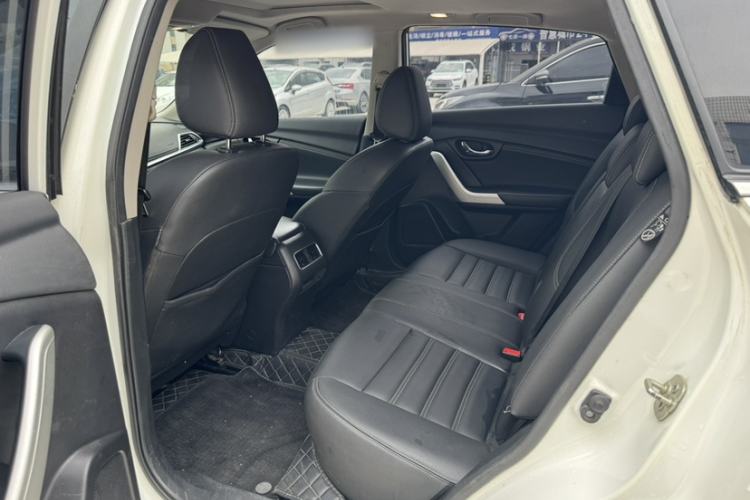 Used Venucia T90 2018 2.0L CVT Smart Connect Prestige Version China VI Standard Interior 5