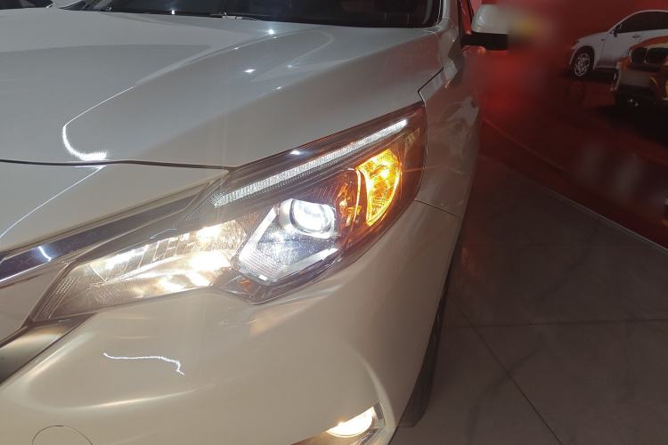 Used Venucia T90 2018 2.0L CVT Smart Connect Prestige Version China VI Standard Left Front Headlight