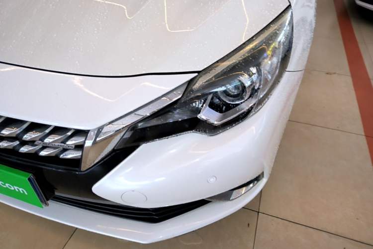 Used Venucia T90 2018 2.0L CVT Smart Connect Fashion Edition China V Standard Left Front Headlight