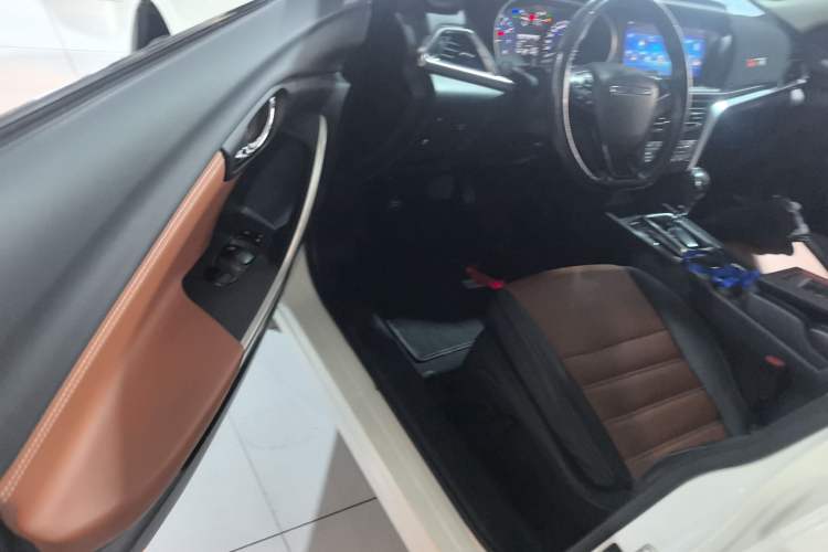 Used Venucia T90 2018 2.0L CVT Smart Connect Luxury Edition China V Standard Left Front Seat