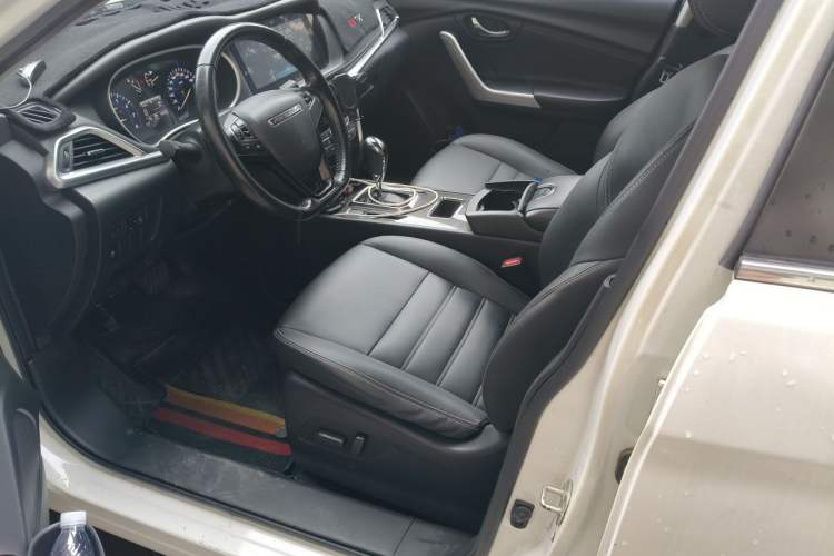 Used Venucia T90 2018 2.0L CVT Smart Connect Luxury Edition China V Standard Left Front Seat