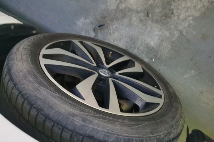 Used Venucia T90 2018 2.0L CVT Smart Connect Luxury Edition China V Standard Left Front Wheel Hub