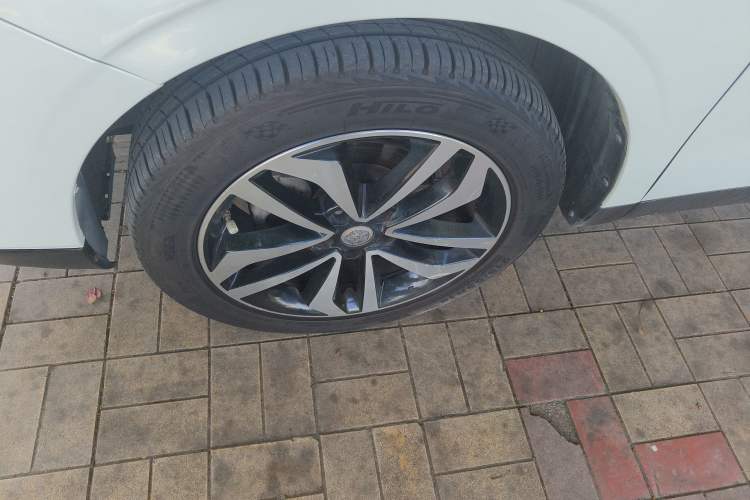 Used Venucia T90 2018 2.0L CVT Smart Connect Luxury Edition China V Standard Left Front Wheel Hub