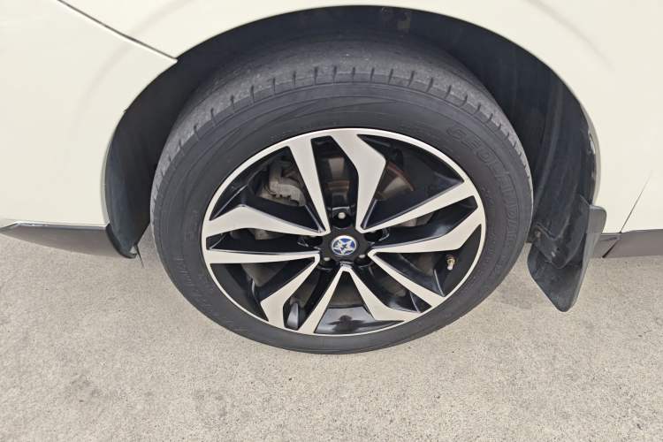 Used Venucia T90 2018 2.0L CVT Smart Connect Luxury Edition China V Standard Left Front Wheel Hub