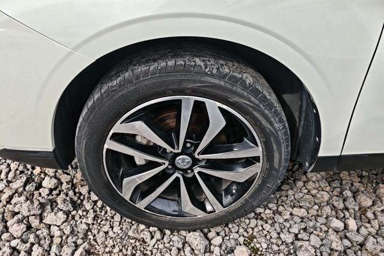 Used Venucia T90 2018 2.0L CVT Smart Connect Luxury Edition China V Standard Left Front Wheel Hub
