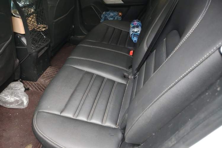 Used Venucia T90 2018 2.0L CVT Smart Connect Luxury Edition China V Standard Left Rear Seat