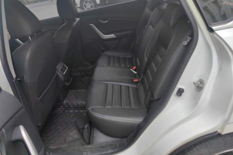 Used Venucia T90 2018 2.0L CVT Smart Connect Leading Edition China V Standard Left Rear Seat