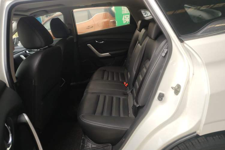 Used Venucia T90 2018 2.0L CVT Smart Connect Luxury Edition China V Standard Left Rear Seat