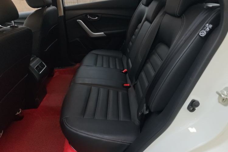 Used Venucia T90 2018 2.0L CVT Smart Connect Luxury Edition China V Standard Left Rear Seat