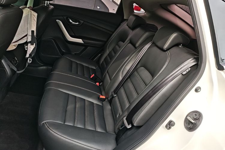 Used Venucia T90 2018 2.0L CVT Smart Connect Luxury Edition China V Standard Left Rear Seat