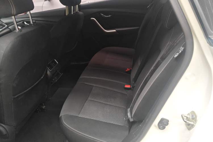 Used Venucia T90 2018 2.0L CVT Smart Connect Fashion Edition China VI Standard Left Rear Seat