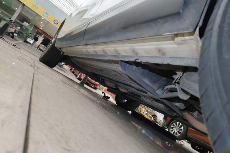 Used Venucia T90 2018 2.0L CVT Smart Connect Luxury Edition China V Standard Left Side Sill