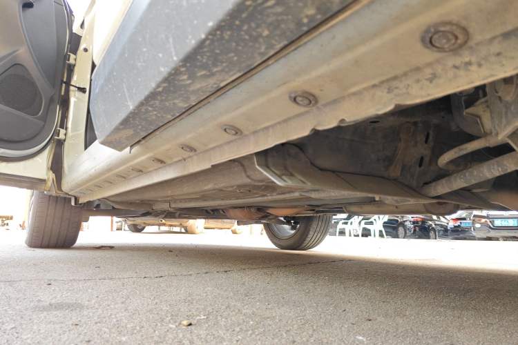 Used Venucia T90 2018 2.0L CVT Smart Connect Luxury Edition China V Standard Left Side Sill