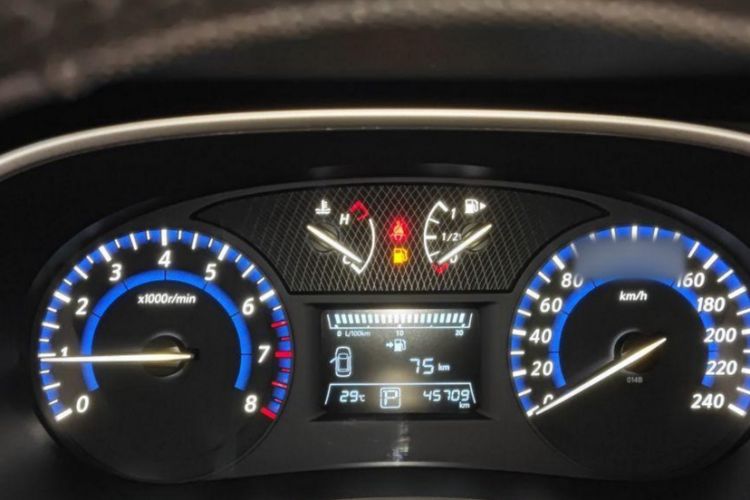 Used Venucia T90 2018 2.0L CVT Smart Connect Luxury Edition China V Standard Odometer Close Up