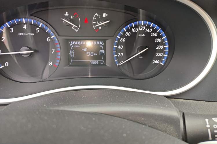 Used Venucia T90 2018 2.0L CVT Smart Connect Luxury Edition China V Standard Odometer Close Up