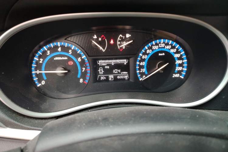 Used Venucia T90 2018 2.0L CVT Smart Connect Luxury Edition China V Standard Odometer Close Up