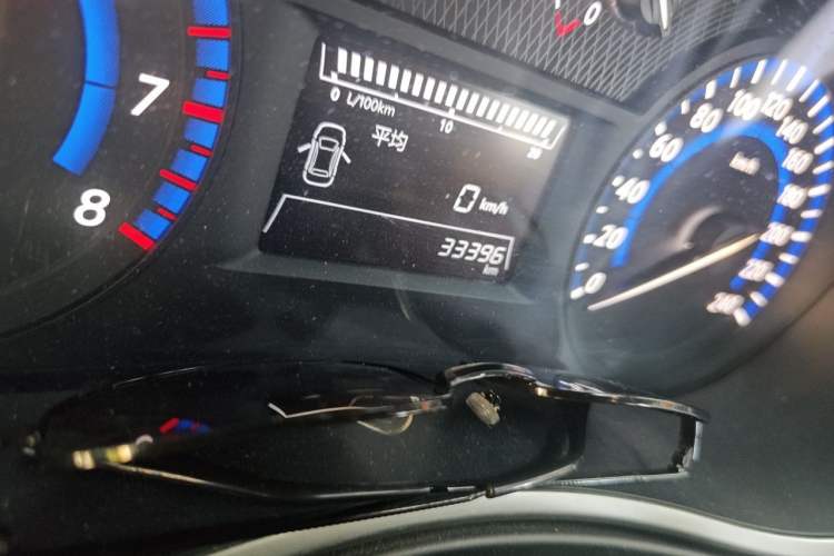 Used Venucia T90 2018 1.4T Manual Smart Connect Style Version China V Standard Odometer Close Up