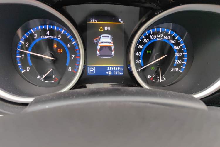Used Venucia T90 2018 2.0L CVT Smart Connect Leading Edition China V Standard Odometer Close Up